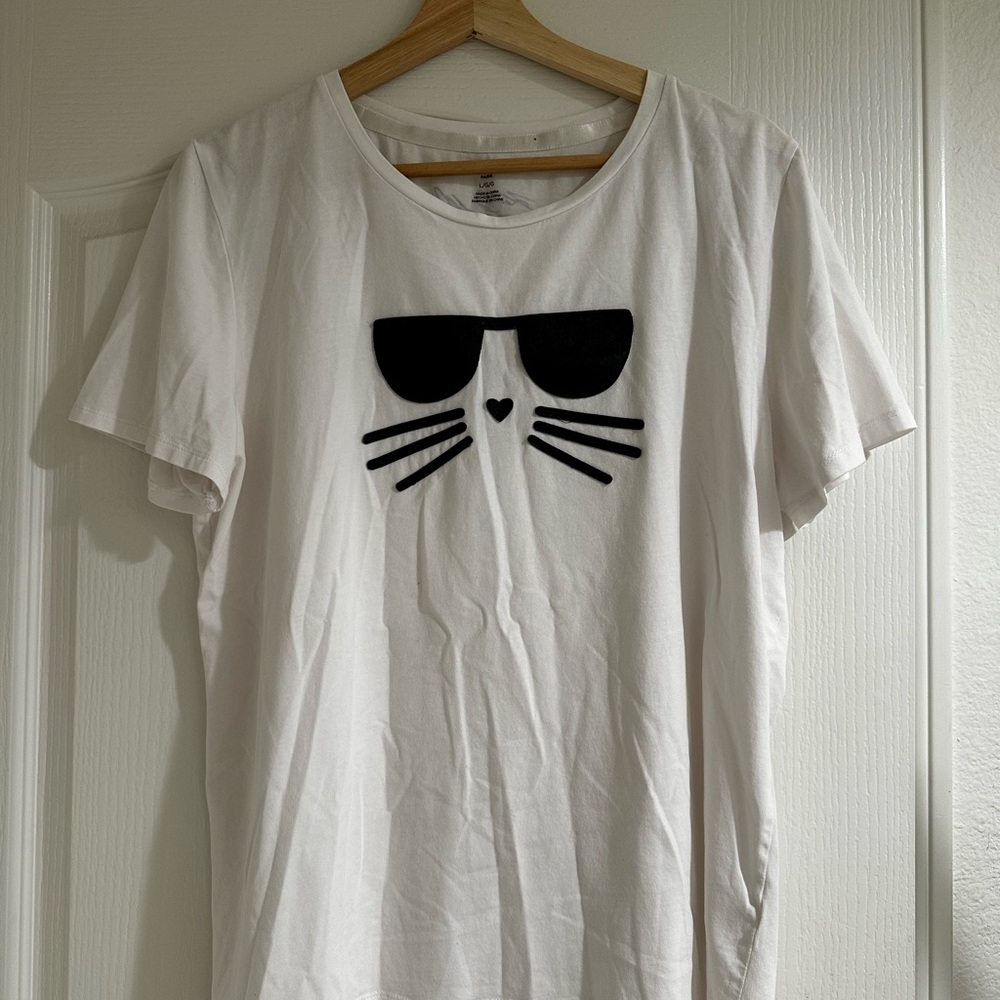 Karl Lagerfeld White Cat Graphic Tee